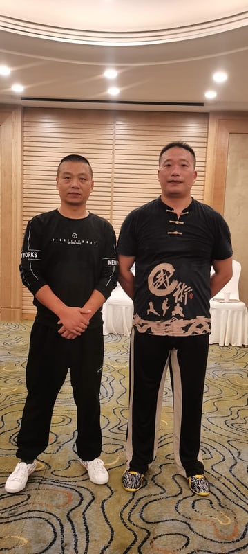 馆长合影