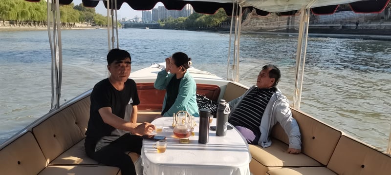 馆长合影